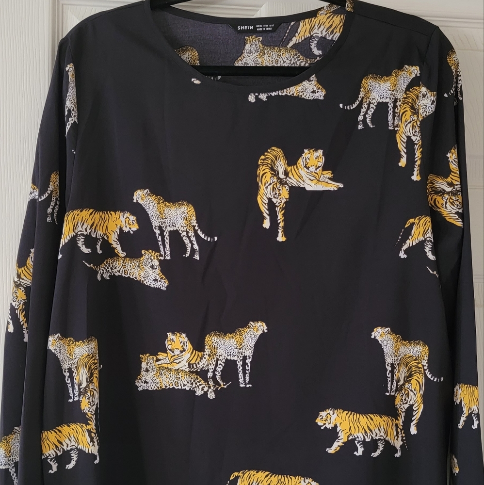Lightweight long-sleeved